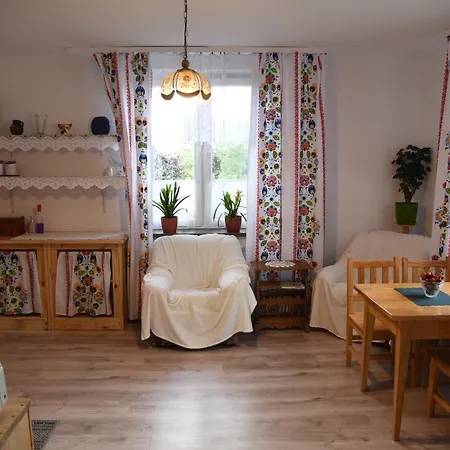 Lägenhet Kobylnica Nad Wisla *